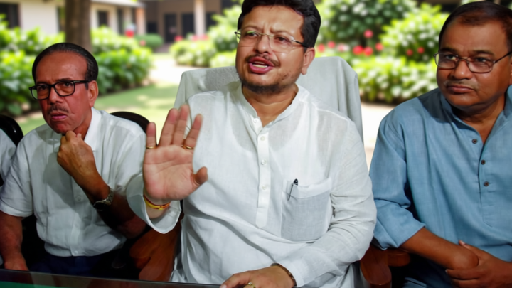 पश्चिम बंगाल: अरूप बिस्वास की मांग का ऋतब्रत बनर्जी ने किया समर्थन, कहा- टीएमसी के बैंक खाते पर लगाई जाए रोक