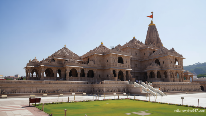 राम मंदिर: फिर बदली व्यवस्था, अब बिना जेब के कपड़े और खाली हाथ मिलेगा प्रवेश, मोबाइल-पर्स लेकर भी एंट्री बैन