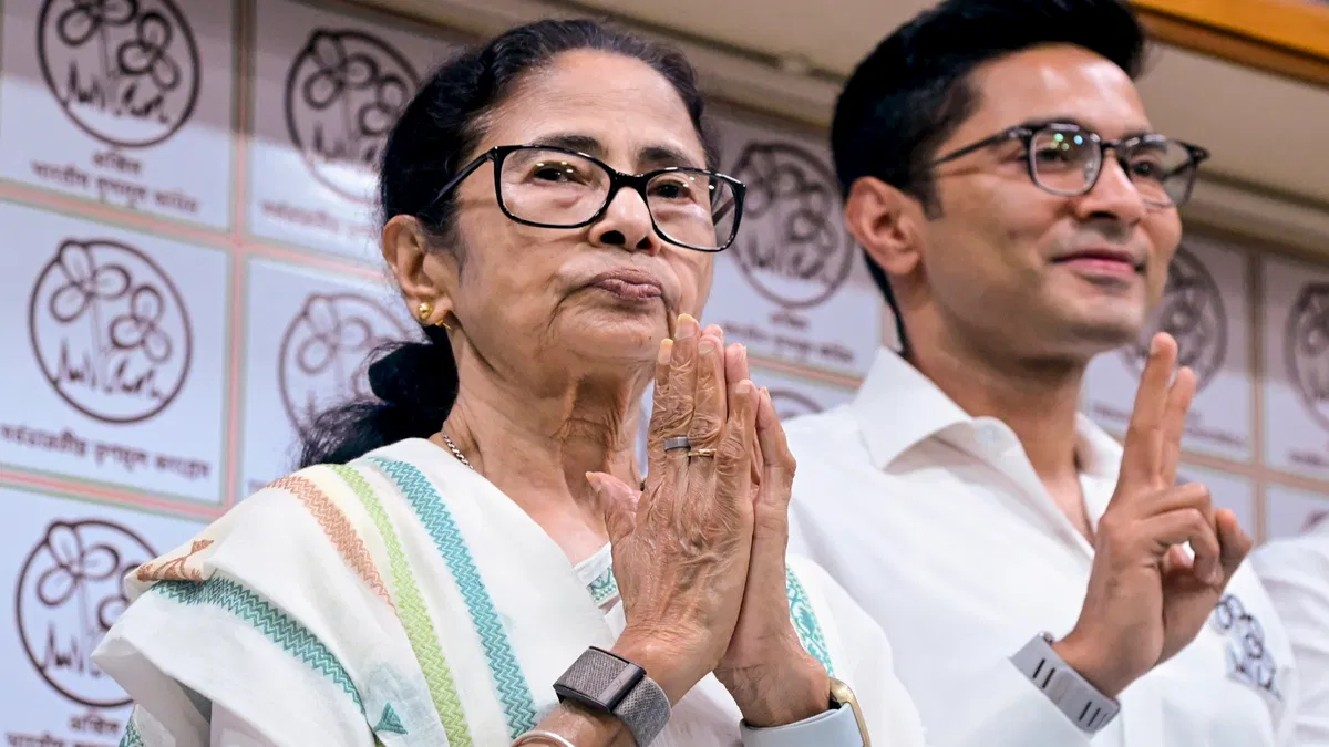 saema-mamata-bnaraja_2ee2741817cd5c0ead3f66e9de9f90d8