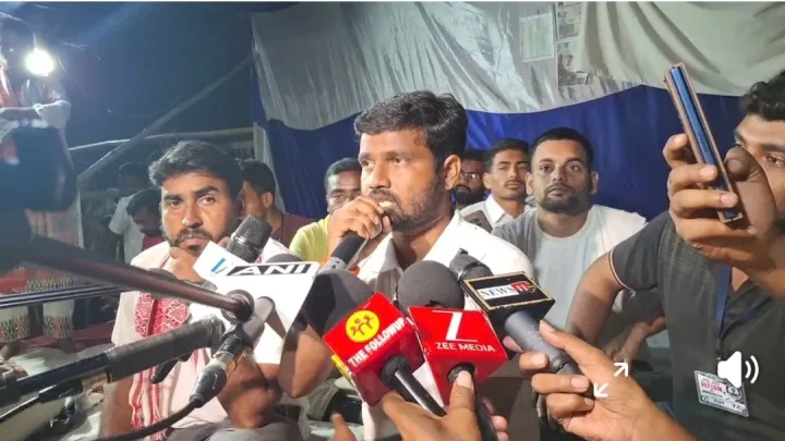 झारखंड: सीएम हेमंत सोरेन के इस्तीफे की मांग, छात्रों ने कांग्रेस से झामुमो सरकार से समर्थन वापस लेने को कहा