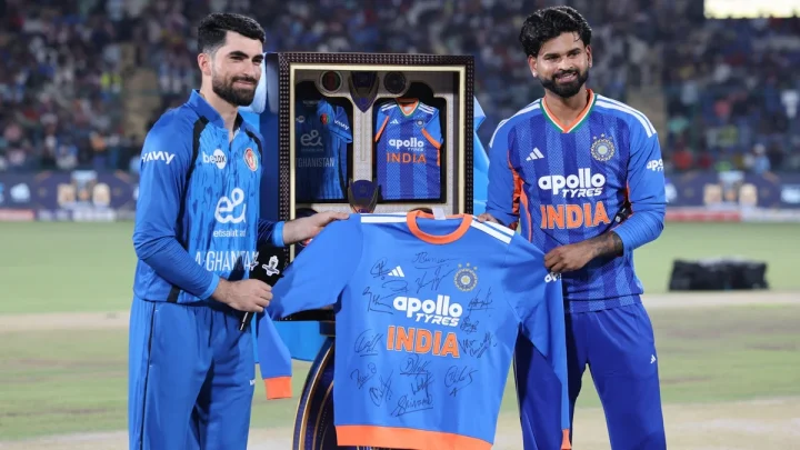 IND vs AFG Live Score: भारत का टॉस जीतकर पहले गेंदबाजी का फैसला, प्लेइंग-11 में किया एक बदलाव