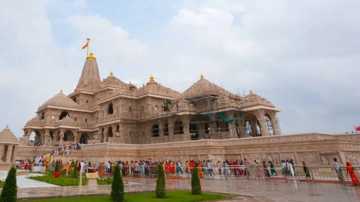 अयोध्या: शिकायत पर हटाए गए राम मंदिर के तीन कर्मचारी वापस बुलाए गए, दोबारा दी गई जिम्मेदारी